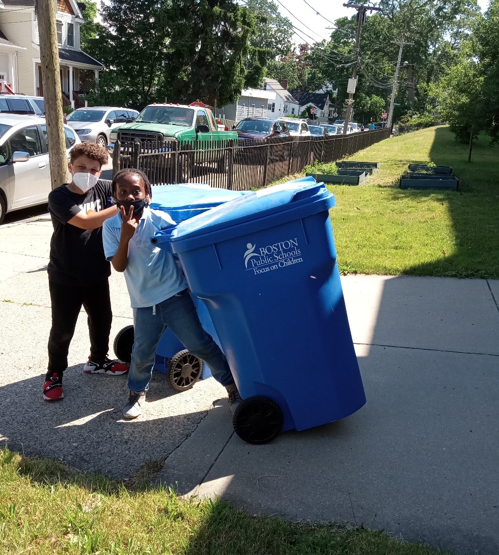 BostonSchools's tweet photo. #ICMYI State environmental officials recognized students from 27 schools across the Commonwealth for outstanding environmental actions as members of the Green Team. The Chittick School was one of three schools to win a grand prize for recycling &amp; composting.♻️🌲 We are #BPSProud! https://t.co/waPYiD4FOb