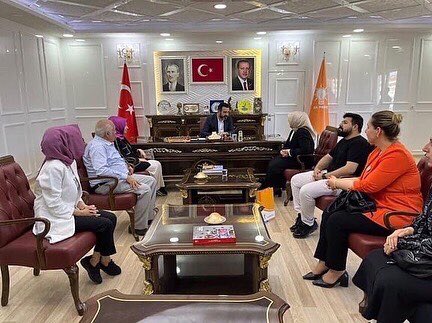 akkadinsiirt's tweet photo. Genel merkez Sosyal Politikalar Başkan yardımcısı Sn Tuba Köksal, Bölge koordinatörü Yener Caner Işık, Genel Merkez Kadın Kolları MKYK üyesi Sn Betül Gürlük,il Başkanlığımızı ziyaret sonrası Belde esnafımıza ziyarette bulunduk.
@aysekesir @AKKADINGM @bgurluk @tubakoksal_ https://t.co/IDXbVNY7ok