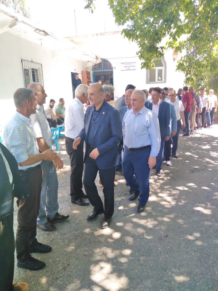 Kozluk ilçemize bağlı Geçitaltı köyünü teşkilat mensuplarımızla birlikte ziyaret ettik.