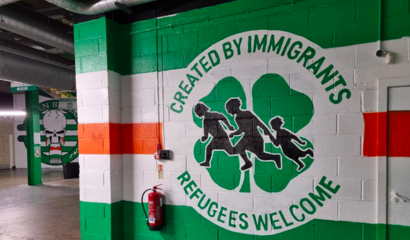 Record_Sport's tweet photo. Green Brigade unveil Celtic Park mural as ultras group issue 'refugees welcome' message

https://t.co/CvekdBwkKc https://t.co/QUZYZyYFQk