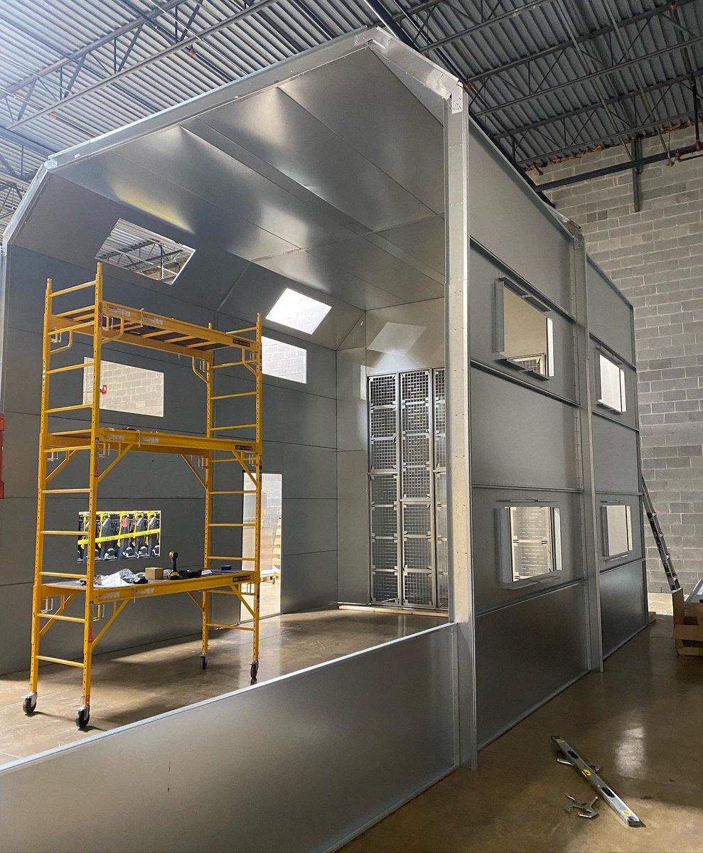 Workdays at the Warehouse!! Our in-house container paint booth is coming together nicely 🛠⛓✨ #warehouse #manufacturing #chicagohomebuilders #paintbooth #sustainableliving #behindthescenes