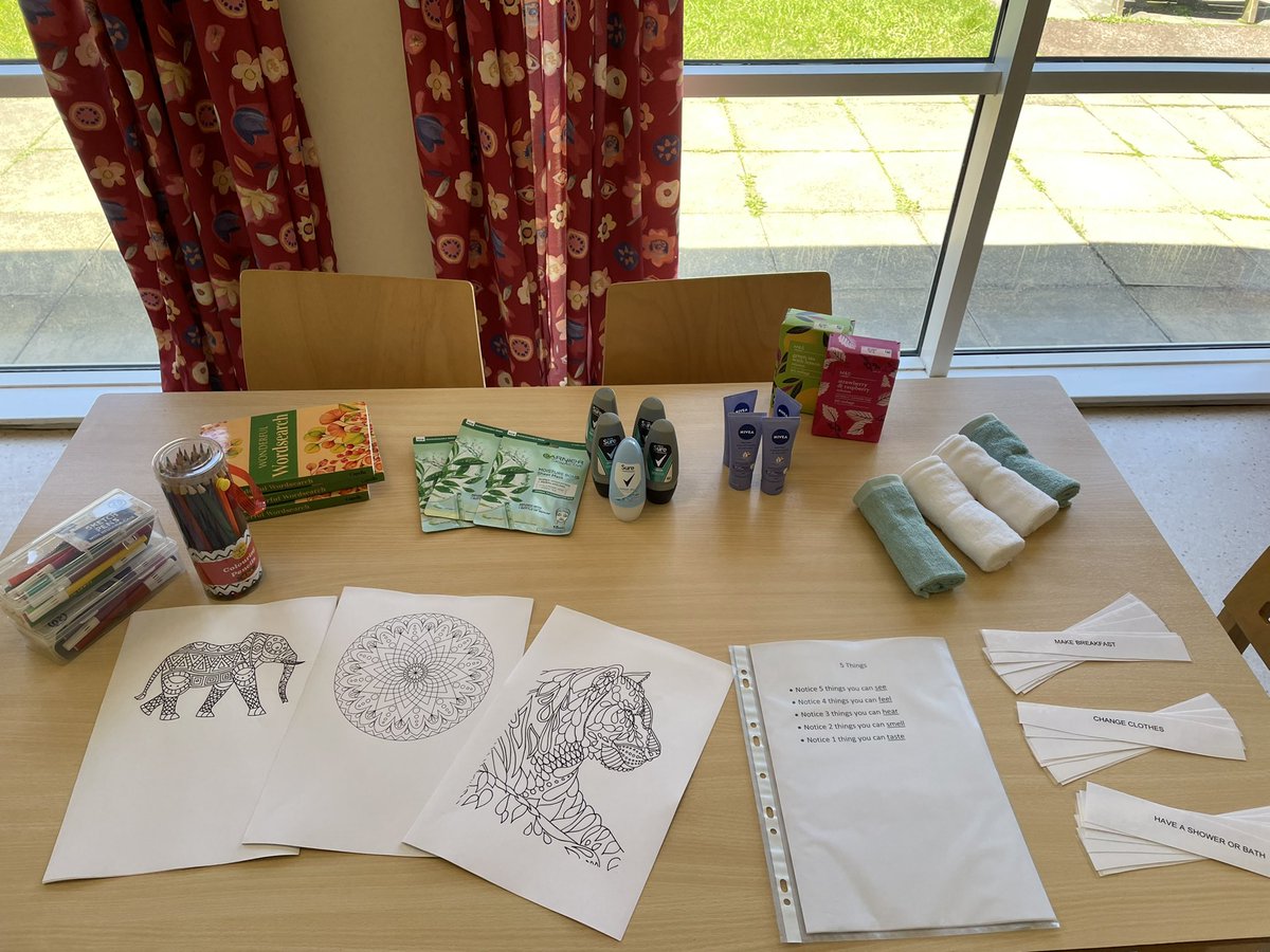 jengordon_MHOT's tweet photo. A great #recoverythroughactivity session today in IPCU focusing on what self care is, what it means to us and the variations in individuals daily routine. Some grounding mindfulness techniques practised and some lovely fruit teas tried in the garden ☀️ #valueofot #ipcu https://t.co/owh0yfh826