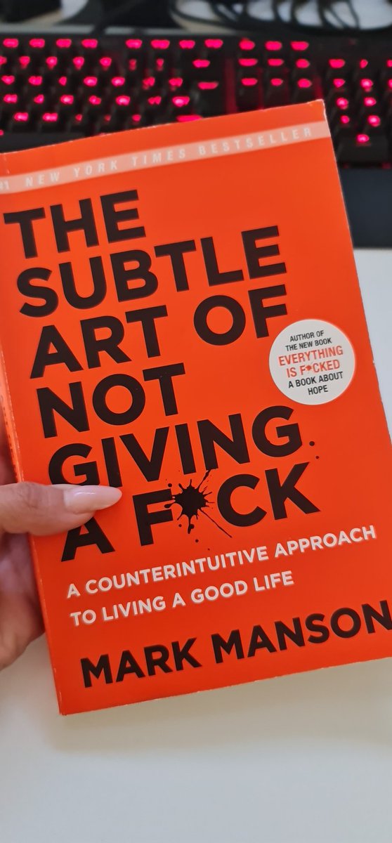 I must be honest Mark, my life started exactly when I stopped to give too many f**ks 😝🥰
- Love that book 
#markmanson #book