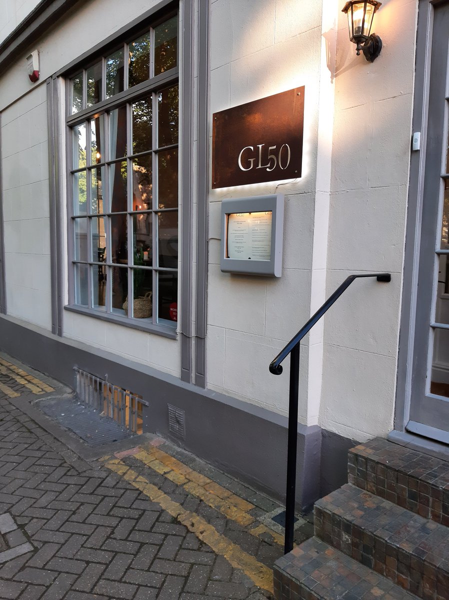 MichelinGuideUK's tweet photo. The postcode-inspired name may be simple…
but the accomplished dishes are far from it 
@restaurantgl50 #Cheltenham
https://t.co/VKJbZiGIn3 https://t.co/HiVRzO6VSC