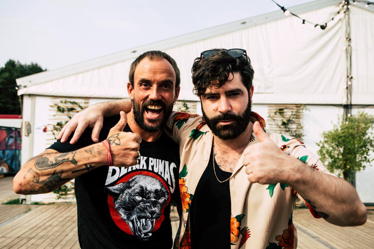 Joe &amp; <a href="/YnnsPhilippakis/">Yannis Philippakis</a> at <a href="/southsidefstvl/">Southside Festival</a> 🖤

cc <a href="/foals/">FOALS</a> 

📸 <a href="/tomhaaam/">tomhaaam</a>