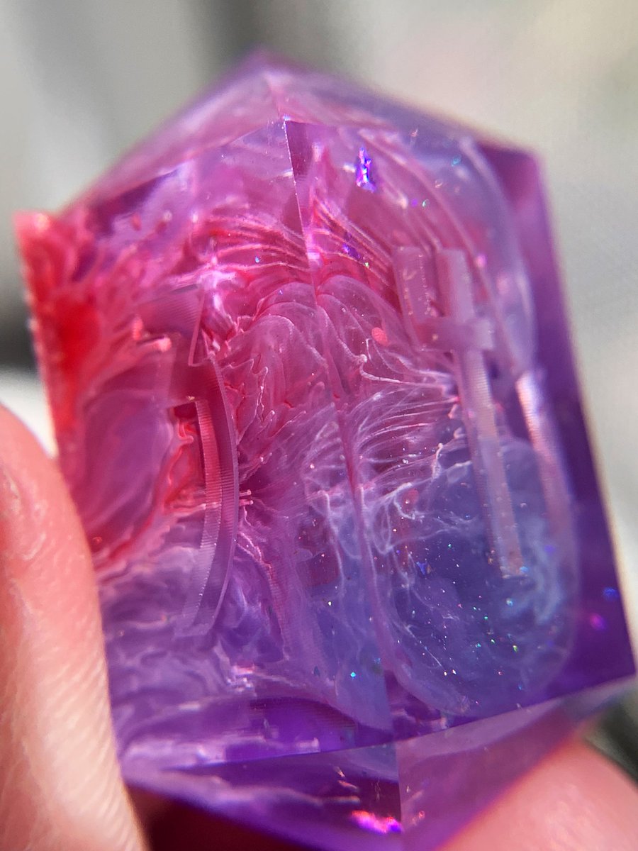 It’s so hard to really capture the movement in these dice but 😍💖