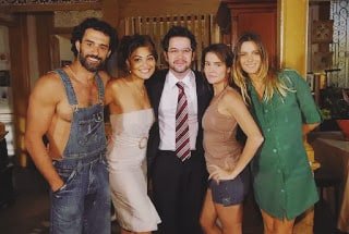 OCabideFala's tweet photo. Recentemente, #PéNaJaca, última novela de Carlos Lombardi na Globo, completou 15 anos do seu último capítulo. O @rafabsantpv, em seu novo post, faz uma homenagem à trama, relembrando aspectos que podem ter garantido um público fiel. Confiram! 😉 ==> https://t.co/tOOSyZmq5r https://t.co/ENOd6JJnHR