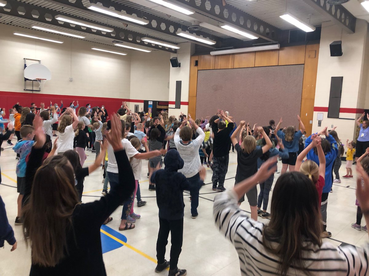 wrdsb's tweet photo. What a fantastic morning for our moment of movement! Thank you to all the schools, students, staff, volunteers and community partners for dancing and moving with us.
The #LetsMoveWRDSB wellness break was huge success, and it was such a joy to see the smiles on so many faces. π https://t.co/ykBBO03f8Y