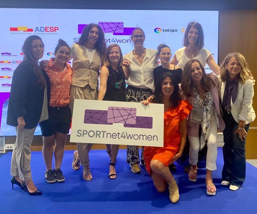 alvarez_africa's tweet image. #IINS #GradosDeportivos |🔝Hoy se ha presentado en la CEOE Madrid con @depespana @LaLiga  Sportnet4Women #liderazgo #DeporteMujer🇪🇸. Hemos estado muchas Mujeres directivas y gestoras del Deporte 🇪🇸 compartiendo impresiones y valorando la realidad que nos ocupa en el día a día.