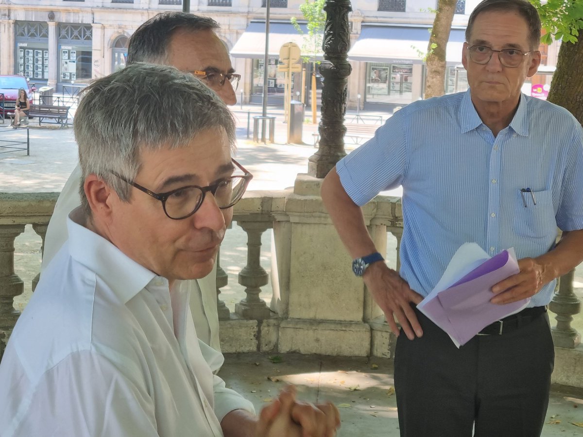 OrangeBFC's tweet photo. La Fibre Optique d'Orange se déploie progressivement sur le périmètre du site patrimonial remarquable de Besançon en concertation avec l'architecte des bâtiments de France et des services de la collectivité. A Besançon près de 56 000 foyers sont éligibles à la fibre. https://t.co/5vjXeLhrLE