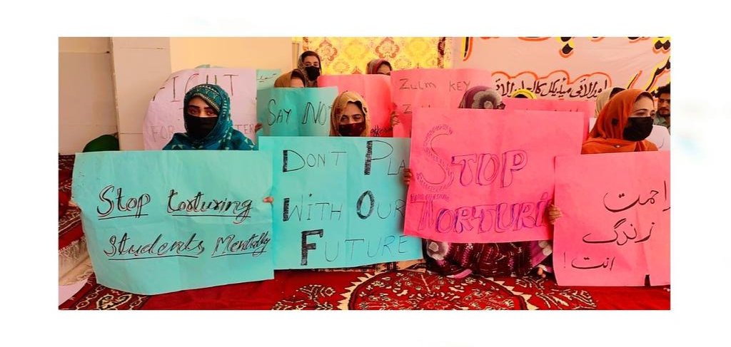 Ziabaloch__'s tweet photo. سفر میں دھوپ تو ہوگی جو چل سکو تو چلو 
#SaveLoralaiMedClg https://t.co/UrQkgpwK4Y