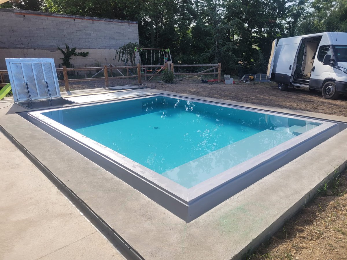 ISI_MIROIR's tweet photo. Fin des travaux pour cette piscine miroir urbaine
#abpool #isimiroir #piscinemiroir https://t.co/jJkurnYFkQ