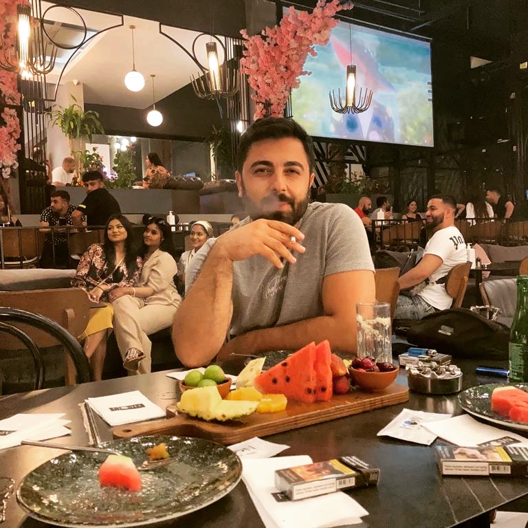 Düşman olmak istemeyeceğiniz kadar iyi dostlarız, dost kalmak isteyeceğiniz kadar da iyi düşman.