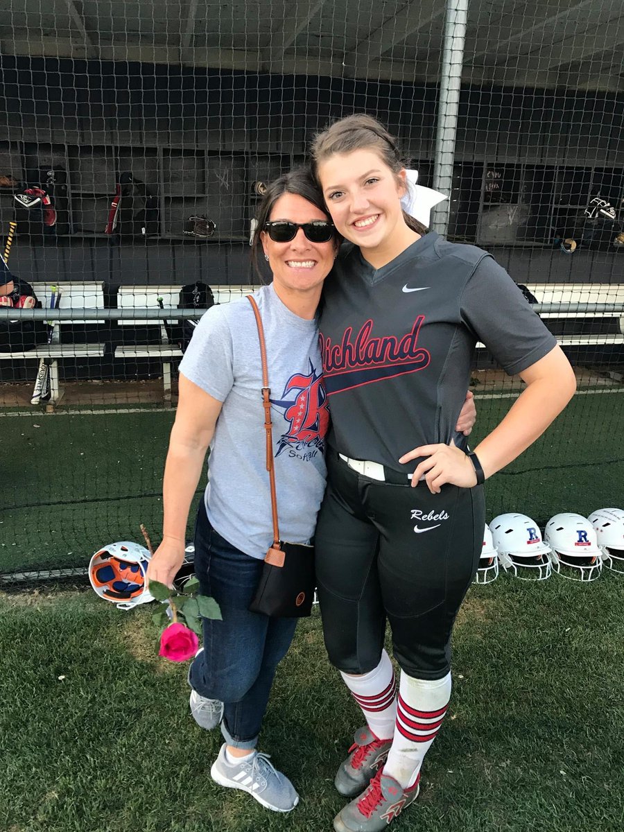 Richland Softball tweet media