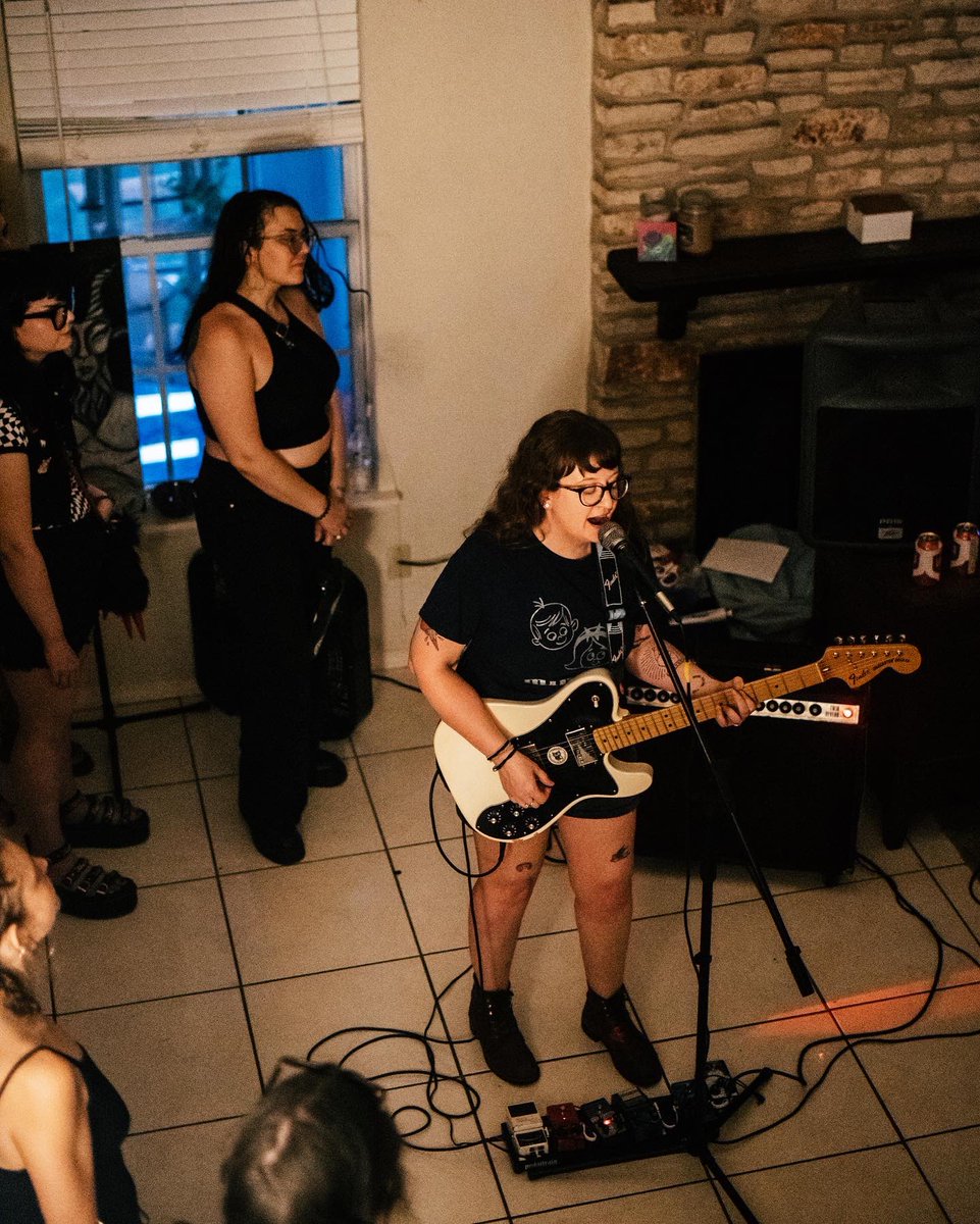 ass clown tweet media