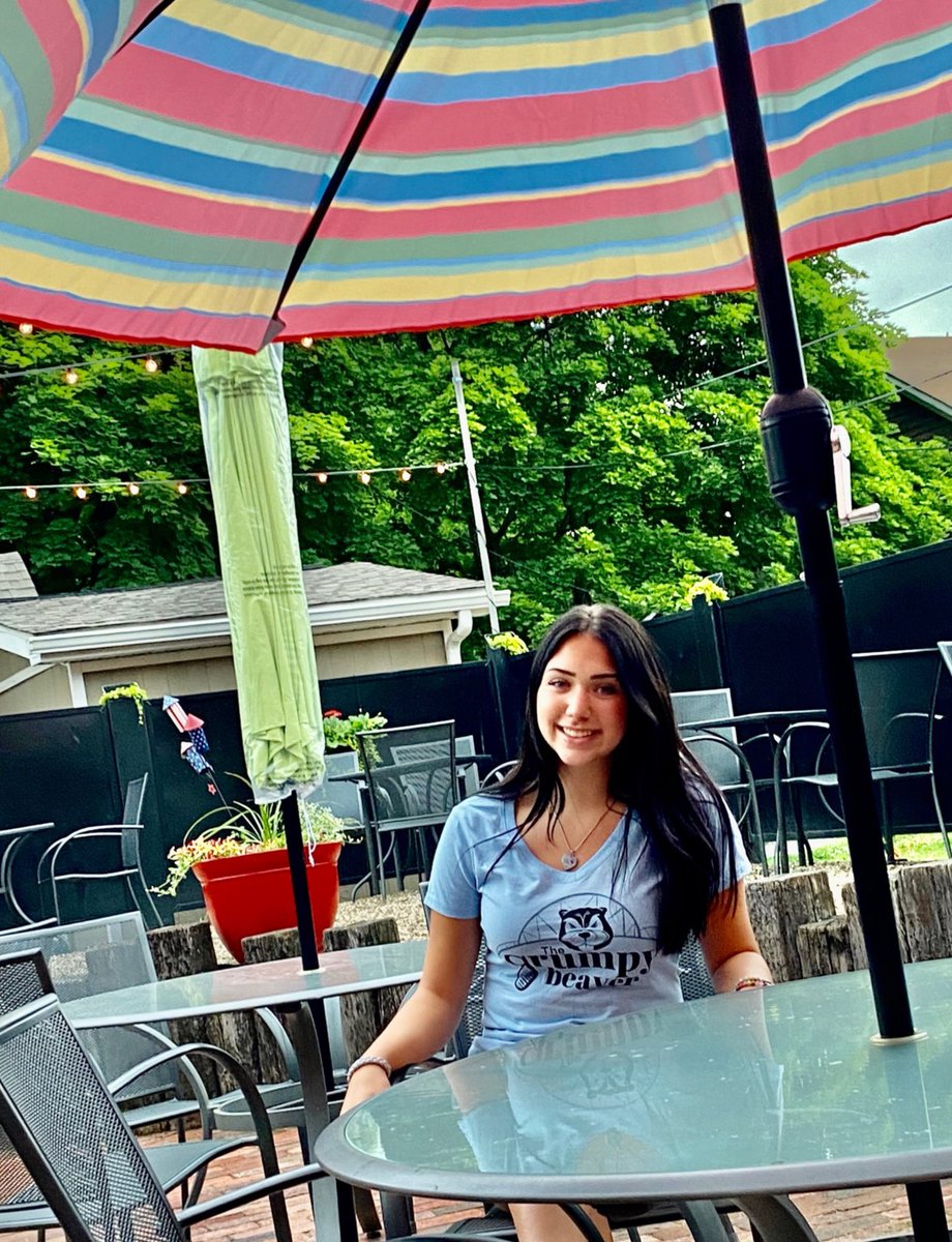 GrumpyBeaverPub's tweet photo. Hi, my name is Tatum! I’m excited to serve you before i go off to study real estate in the fall! https://t.co/x5wk5Qjb7u