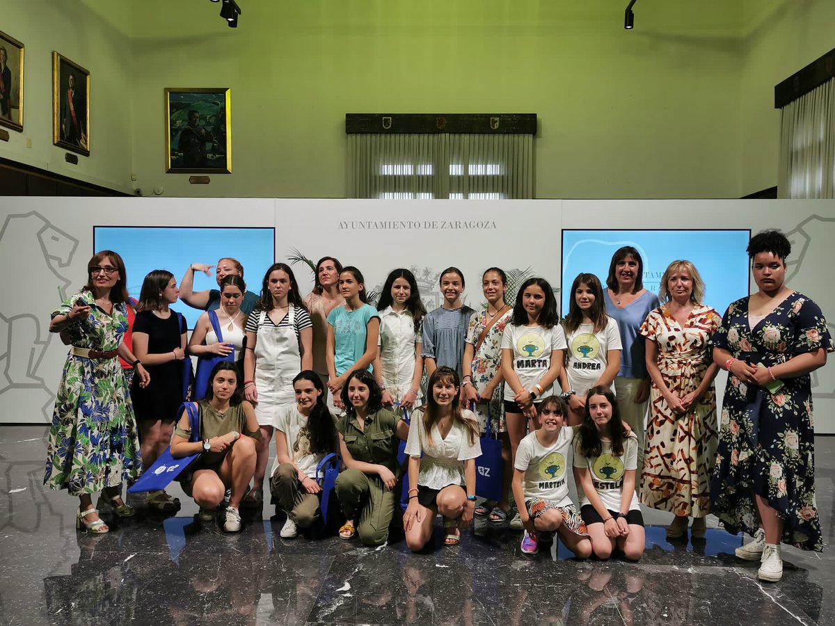 👩‍🔬 👩‍💻 Todo un lujo recibir en el Ayuntamiento de <a href="/Zaragoza_es/">AyuntamientoZaragoza</a> a las participantes de #TechnovationGirls, un proyecto que arrancó hace seis años en la Comunidad. 

Entre los 75 participantes aragoneses, dos equipos han pasado a la semifinal 👏👏