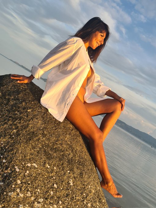 Hi kinksters, this is me, natural and sweet.  #naturalBeauty #Latina #photo #Sweet #piedi #shirt #sunset<a href="/tag/naturalbeauty"class="tags">#naturalBeauty</a><a href="/tag/sweet"class="tags"><span>#sweet</span></a><a href="/tag/sunset"class="tags"><span>#sunset</span></a><a href="/tag/latina"class="tags"><span>#latina</span></a><a href="/tag/photo"class="tags"><span>#photo</span></a><a href="/tag/monday"class="tags"><span>#monday</span></a><a href="/tag/shirt"class="tags"><span>#shirt</span></a><a href="/tag/lunedi"class="tags"><span>#lunedi</span></a>