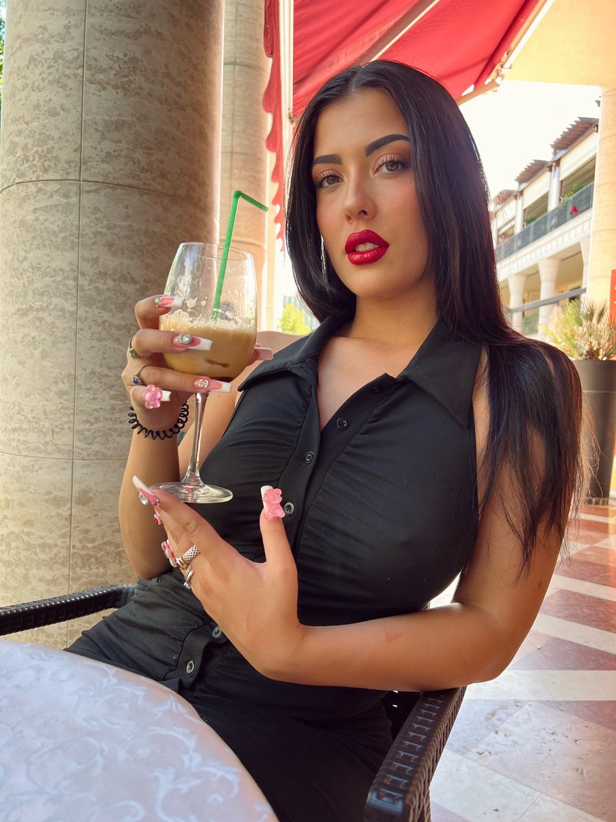 elisaronconn's tweet image. La classe non è acqua 💦
Mando una sorpresa a qualcuno che lascia like e retwitta 🇮🇹