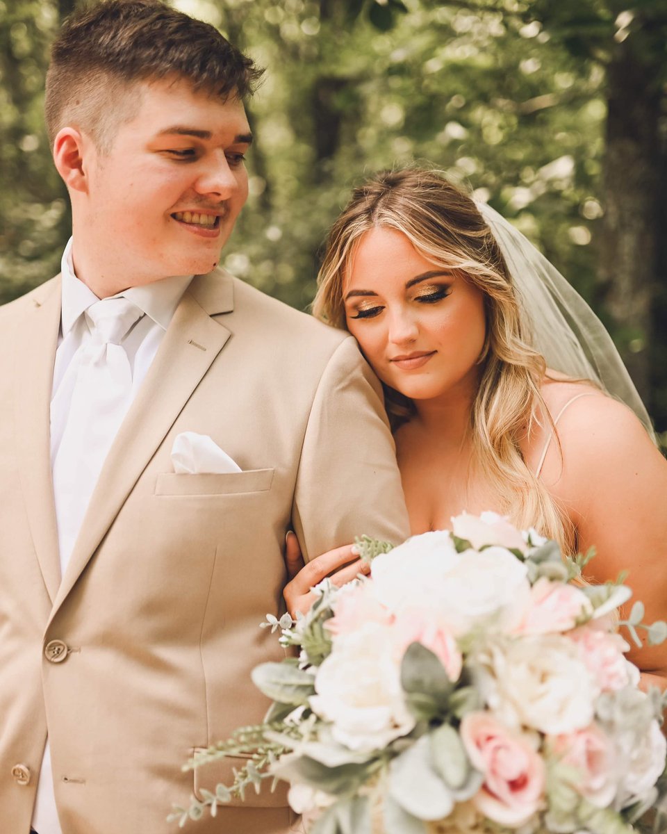 kkarmstrong15's tweet photo. oh you know, just married my best friend!🤍💍 https://t.co/be1s5dXYnN