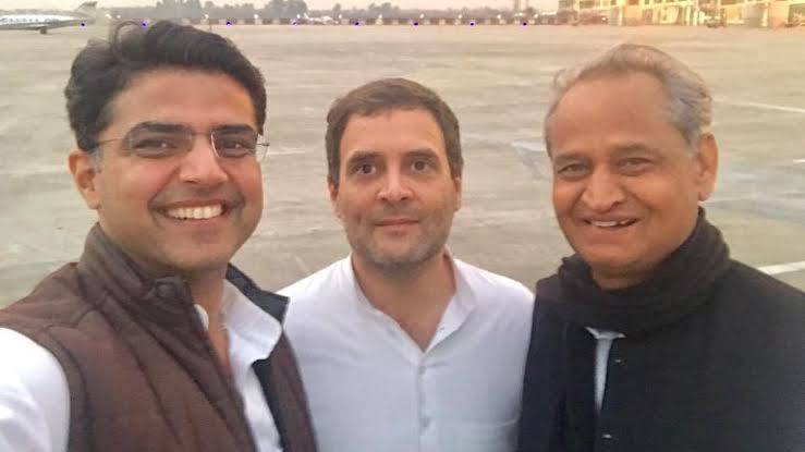 फ़ोटो खिचवाने से अच्छा जनता को तब लगता जब आप राजस्थान की जनता के लिए सोचते ।।

 राजस्थान माँगे बदलाव 
 एक मौक़ा <a href="/ArvindKejriwal/">Arvind Kejriwal</a> को 🙏🙏