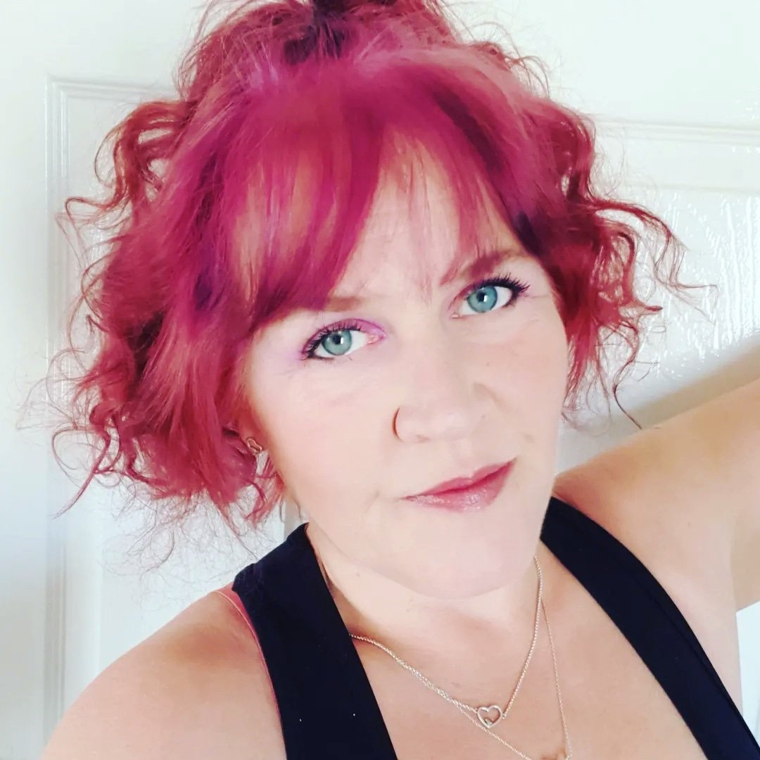 ginnyhood's tweet photo. #lifestooshorttohaveboringhair so its been far too long since I dyed my hair! #purplelocks #purplehair #thecolourpurple #crazyhair #messyhairdontcare #purplevibes #purple #funky #funkyhair #purplerocks https://t.co/h2lZ6kIu8h