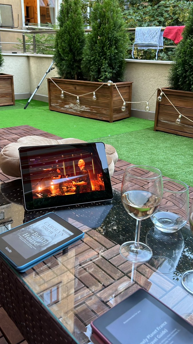 SimonLHills's tweet photo. Day 9 and sitting in our #Airbnb in #Sofia watching the awesome @stereophonics concert on #iplayer just brilliant.  Spine tingling start from @cwmbachchoir https://t.co/RUzVRfzOon