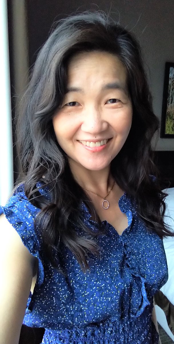 NanaLee03's tweet photo. So delighted to be back in-person after 2 years of virtual to speak for the national #CSHRF conference - professional development workshop https://t.co/0p04wk4U6J @UManitoba and meet talented PhD students across Canada! @GairdnerAwards @UofTGLSE @uoftmedicine You are all awesome. https://t.co/2t4ync1YUe
