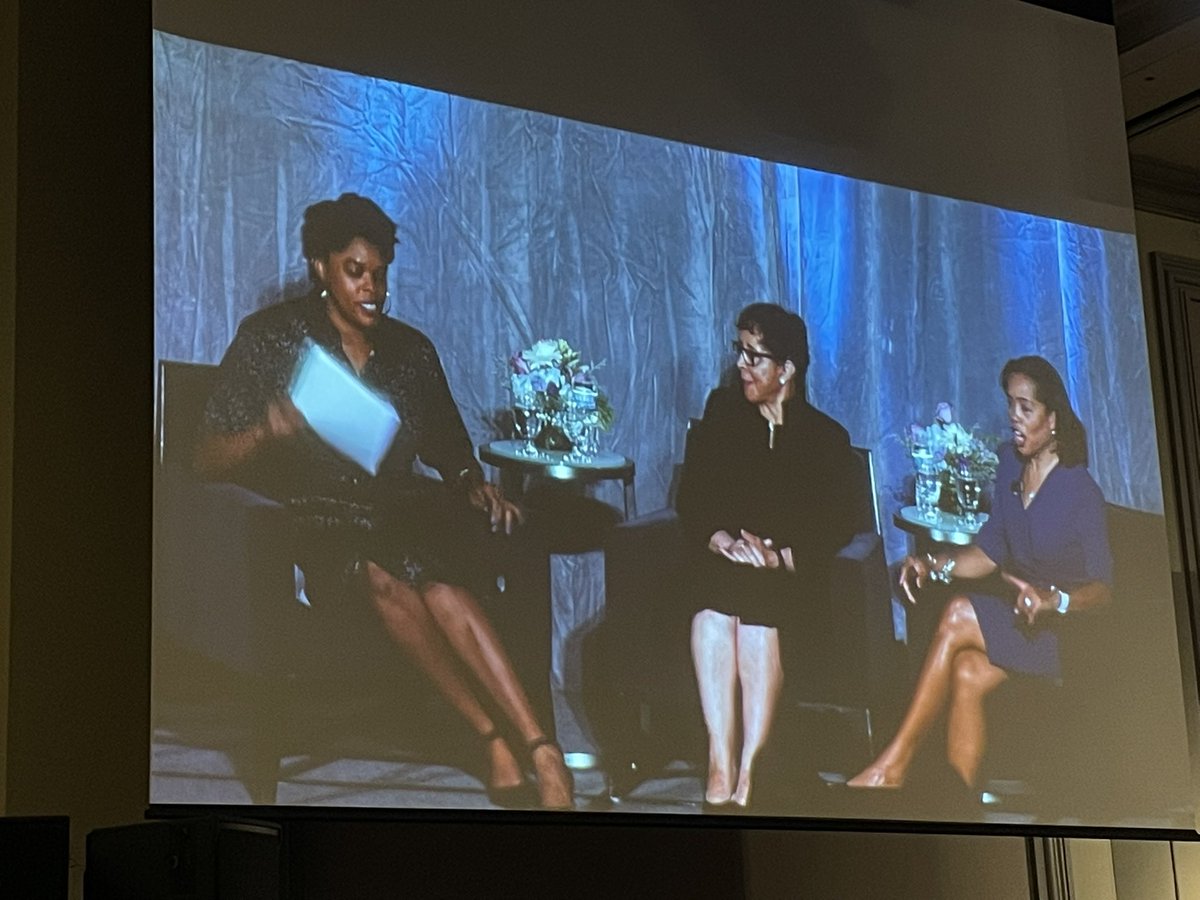 JenniferMktg's tweet photo. So incredible to be at #WIFL with the Chicago Network with an outstanding panel of African American women; Sheila Johnson @SalamanderVA and Michele Meyer Shipp @dressforsuccess moderated by @Shawna. On Juneteenth no less!! https://t.co/wWiBVsta0P