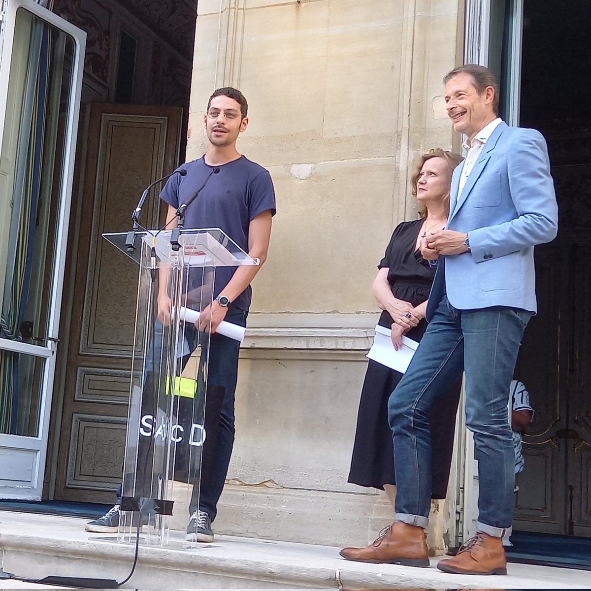 SACDParis's tweet photo. Avec son goût pour le suspense, Mehdi Bayad avait séduit en 2020 le jury du Fonds Podcast Natif @franceculture / SACD avec sa fiction radio policière A Tâtons. Il a depuis signé la remarquée Rouge Vif. Le voilà Prix SACD Nouveau Talent Radio 2022.
#prixSACD2022 @bayad_mehdi https://t.co/aowueTQLq8