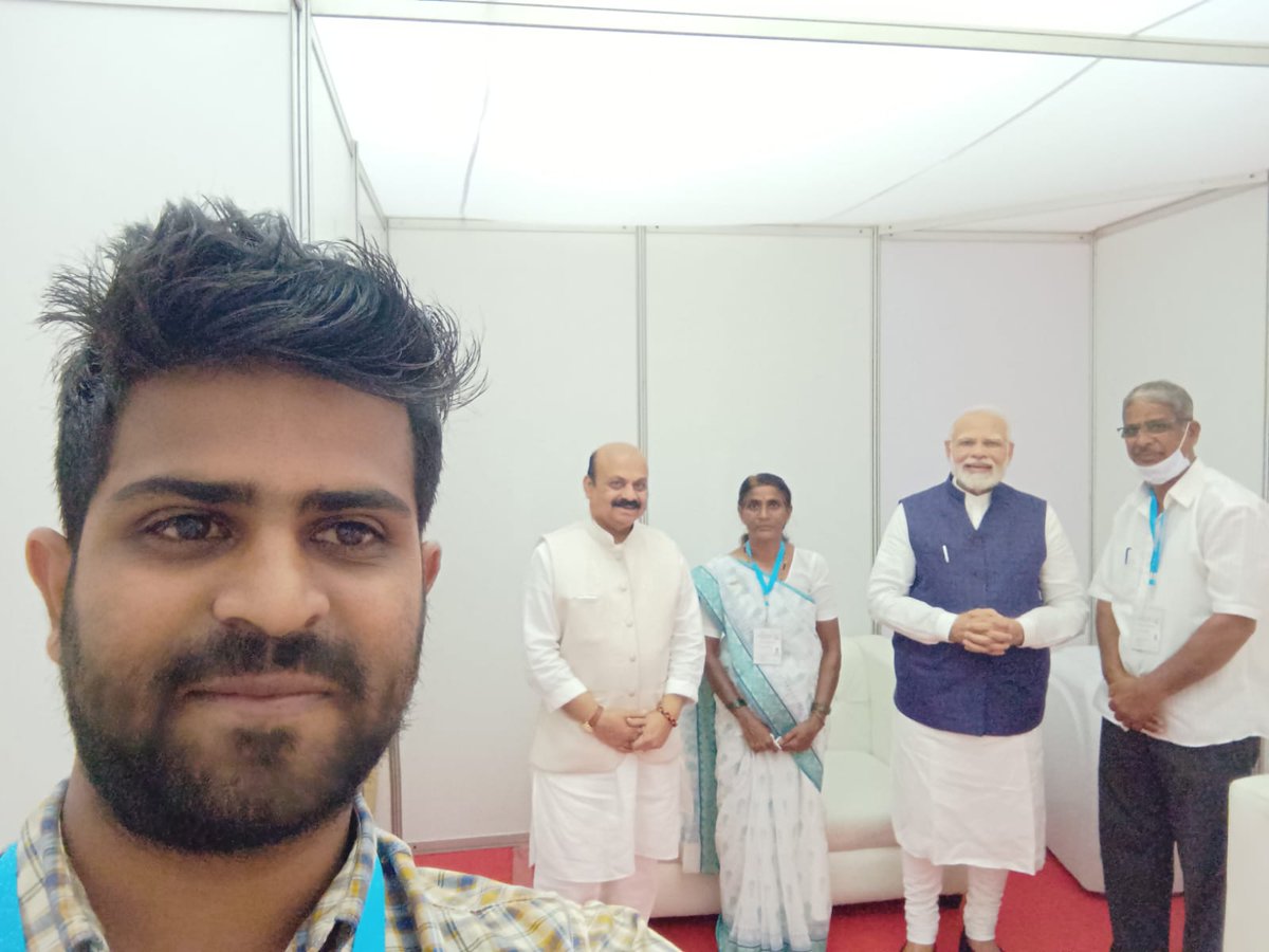 natulbj2b's tweet photo. @narendramodi we are very thankful to you for the  affection shown to Naveen parents and family .v r very grateful to you Family and friends have lost one full world .but concern was much needed .Against Gods wish we are nothing But we must accept it by any ways 🙏🙏🙏🙏💔💔💔 https://t.co/Iddk2uqBLD