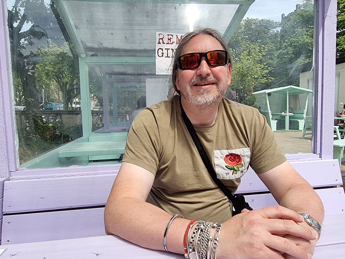JWT42's tweet photo. Sunny day off in Southport https://t.co/cmAYRMXHuv