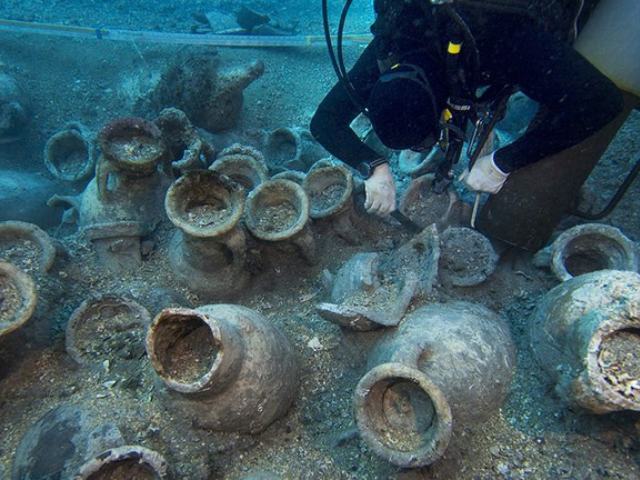 Zeligcom's tweet photo. ⚓️ No et perdis l’exposició "Naufragis. Història submergida" del @macarqueologia.

Coneixeràs la riquesa i diversitat del #patrimoni arqueològic #subaquàtic català i la tasca del Centre d’Arqueologia Subaquàtica de Catalunya (#CASC)! https://t.co/iCDILUMs6g