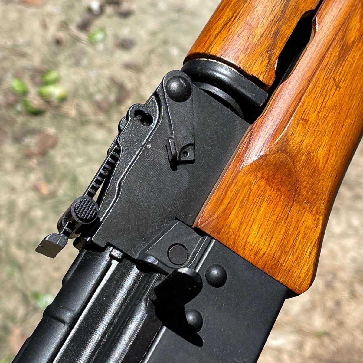 FirearmsHistory's tweet photo. Sometimes high-tech isn't the answer. Mikhail Kalashnikov's design has been around for almost 75 years, and it still performs. Here's a nice Riley Defense with classic wood furniture. #ak47 #rileydefense https://t.co/TcArRG06wv