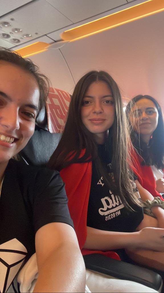 InterExchange's tweet photo. The #SWTAmbassadors on their travels to the U.S. to for their #SWTScholarships meeting first in New York City before officially kicking off their #SummerWorkTravel program. https://t.co/LvYW5Nlkmg