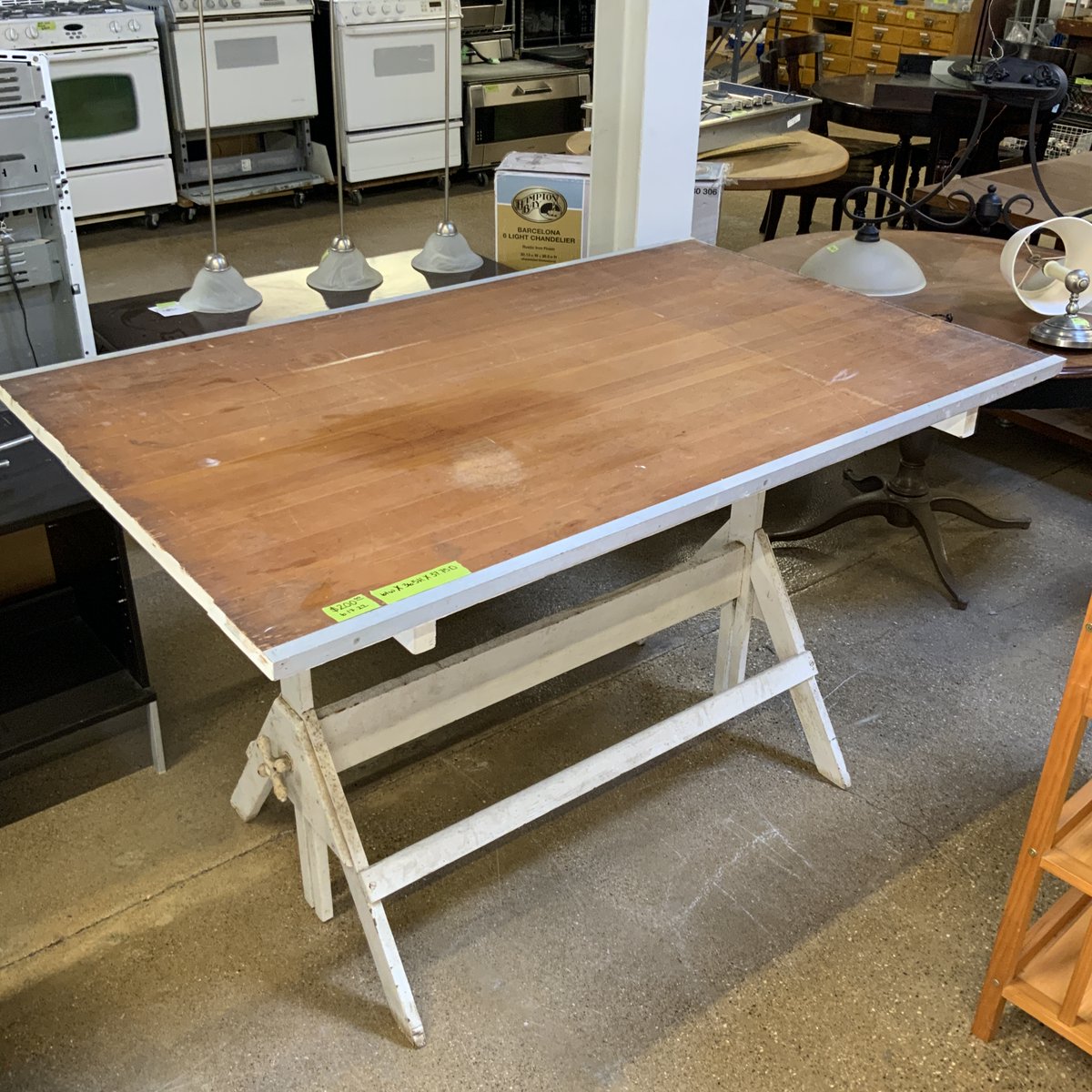 EvanstonRebuild's tweet image. Big drafting table for big ideas! 

$200
61&quot; W x 36.5&quot; H x 37.75&quot; D 

#draftingtable #salvage #salvaged #reclaimed #reuse #buyused #shopsmall #shoplocal #recycle #reclaimedwood #reclaimedwoodfurniture #architecturalsalvage #architecturelover