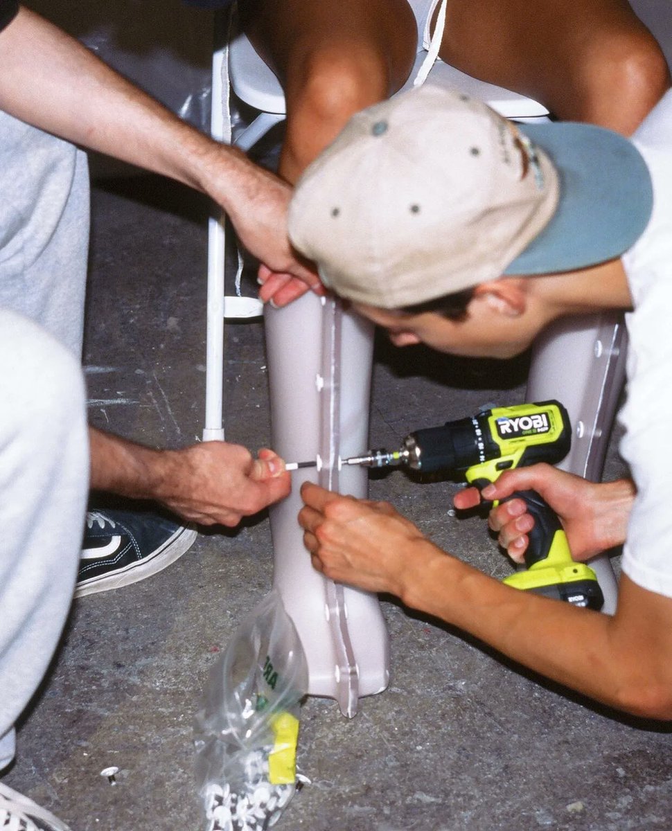 cortexcreatives's tweet image. FASHION: Mold boots by Elena Velez X MRPH Design from their collaborative Spring 2022 Show.⁠

⁠The boots are assembled/disassembled around the foot each time they are worn, with custom bolts holding the two halves together.

Photography: Tania Diego