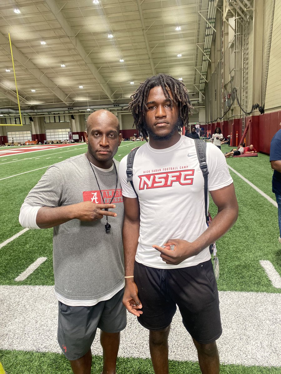 dregotfee's tweet photo. Me and @Coach_TRob had some words real good guy and a even better coach appreciate it. Thanks to @Rosegreennorman #rosegreenfactory #Alabama #NSFC https://t.co/uLoc2JxUSL