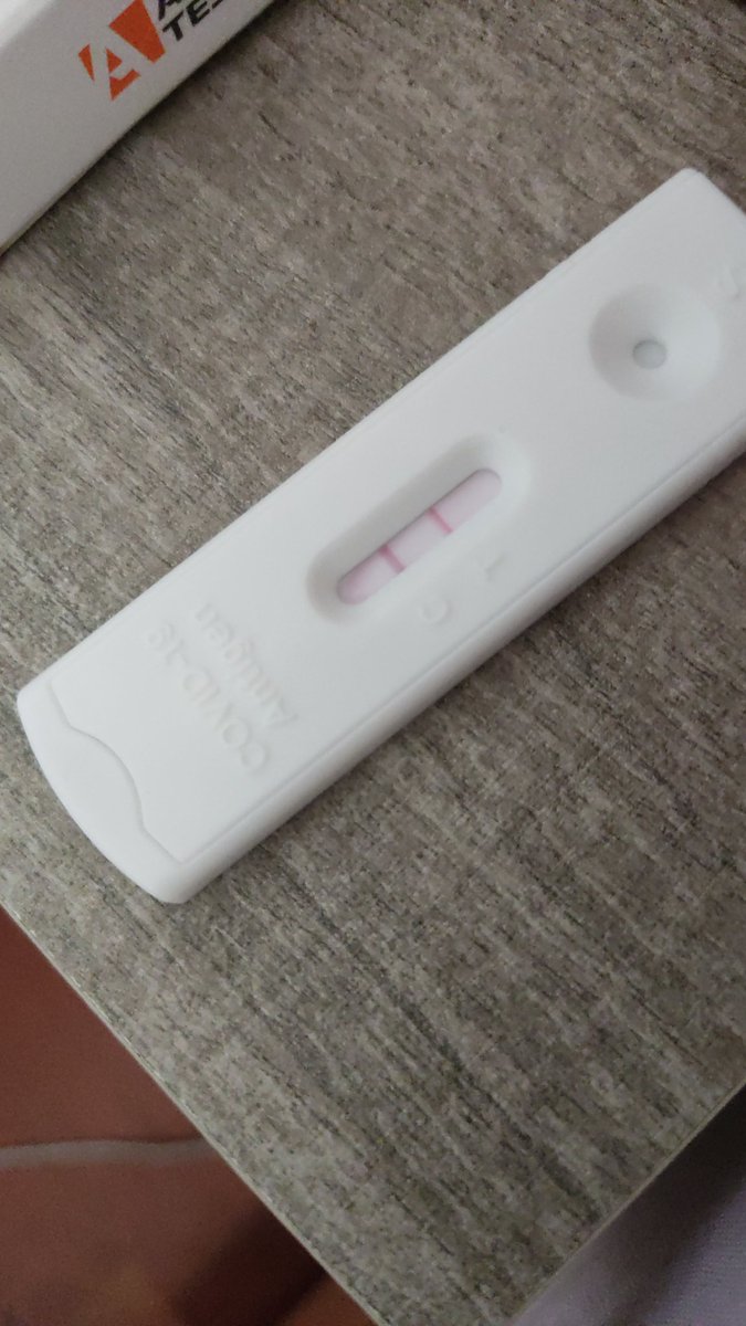 ReQueFer's tweet photo. Hoy he dado positivo en covid y le he enviado esta foto a una amiga. Y este ha sido el inicio de la locura... (Hilo) https://t.co/0x2UtBe6CE
