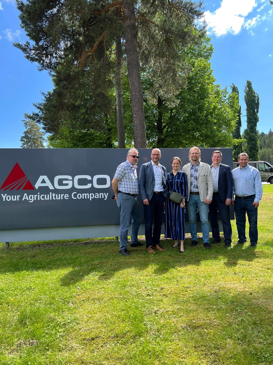 Mielenkiintoinen vierailu <a href="/AGCO_Power/">AGCO Power</a> Nokian Linnavuoressa.Agco tunnetuimpia merkkejä mm.Valtra ja Massey Ferguson,joissa on paljon suomalaista korkeaa osaamista. Mukana kansanedustajat  <a href="/knkinnunen/">Jari Kinnunen</a> <a href="/markoasell/">Marko Asell</a> ja TJ <a href="/TervalaJuha/">Juha Tervala</a> <a href="/HaapaniemiJari/">Jari Haapaniemi</a> <a href="/NeaLehmussaari/">Nea Lehmussaari</a> <a href="/Nokiankaupunki/">Nokian kaupunki</a>