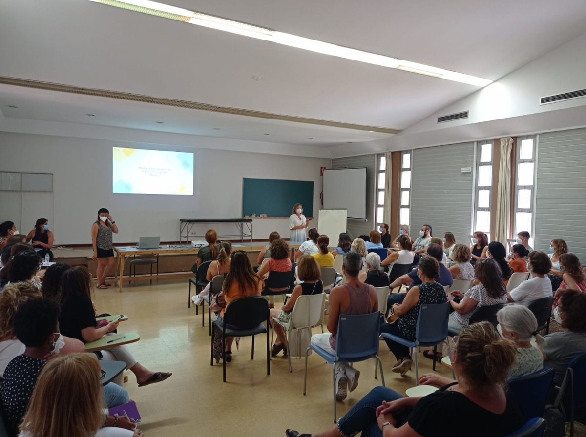 apmallorca's tweet photo. Avui reunió de coordinació amb les #tcae Tècniques de cures auxiliars d'infermeria ❤️🤲de #apmallorca a @CSEmiliDarder 

#apalteucostat 🌈@ibsalut @SalutGOIB https://t.co/NtASHuISFS