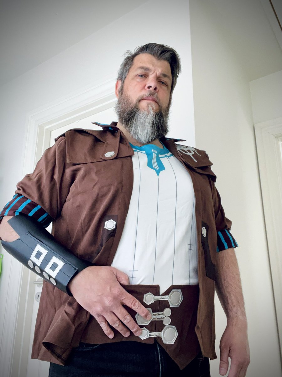 Fanboy30Cosplay's tweet photo. It needs a little adjustments and fixes but this Vander costume from EZCosplay is the perfect base to start with. Very happy! #arcane #cosplay https://t.co/xxA7Aqffq4