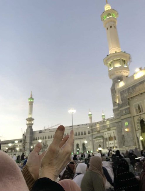 ✍️|          ١٤٤٣/١١/٢١هـ

ليش هالتاريخ بالضبط يا سلوى وليش قررتي تتكلمين وأنتي كنت متحفظة وليش هالو...