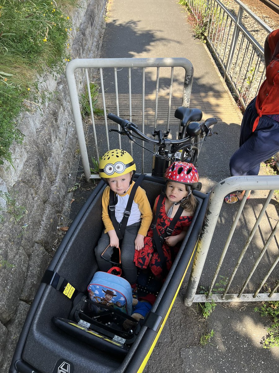 @EllenJHolmes <a href="/pavementTax/">I Pay Pavement Tax</a> <a href="/MCRMetrolink/">Manchester Metrolink 🚊</a> <a href="/ManCityCouncil/">Manchester City Council</a> Same! It’s really bad to get stuck there. #cargaroo these really need sorting