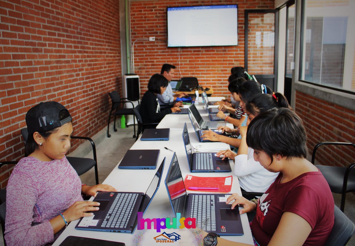 IPODERACInforma's tweet photo. Todos los días niñas 👧🏻 , niños 👦🏻, adolescentes 👩🏻 y jóvenes 🧑🏻 de IPODERAC, se esfuerzan por cumplir sus metas y sueños...✨🥰

🧡 IPODERAC un hogar con oportunidades de desarrollo💙
#SoyIpoderac #ImpulsaUnCambio https://t.co/AvTryibjXD