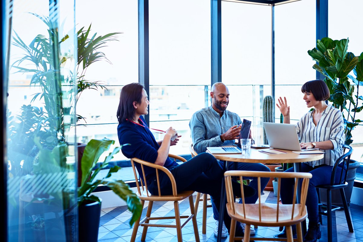 bt_uk's tweet photo. Have you ever noticed a BT Wi-Fi hotspot when out and about? BT broadband customers can use them for free with our BT Wi-Fi app 😀 https://t.co/UPcawpR6Fb. We're here to help with any BT queries. https://t.co/5SbIUQZuw4