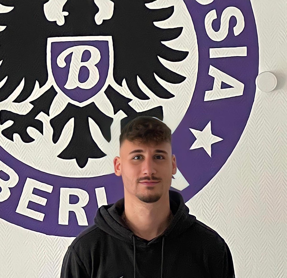 TennisBorussia's tweet photo. Zwei weitere Neuzugänge für #TeBe: Botond #Bach kommt von der VSG Altglienicke an den Eichkamp und Maurice #Opfermann wechselt vom VfB Homberg zu Tennis Borussia. 🥳
Zur Meldung: https://t.co/lNqUCnGsqB https://t.co/S04JAQod5k