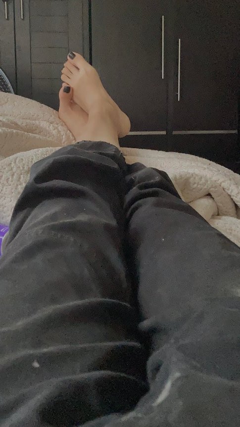 sunaberke16's tweet photo. selaaam
#cuckold #bursa #swinger #evlicift #gorukle #dm #pantyhose #rt #fav #feet #foot #fishnet #pazar https://t.co/9UTbPJcfFc
