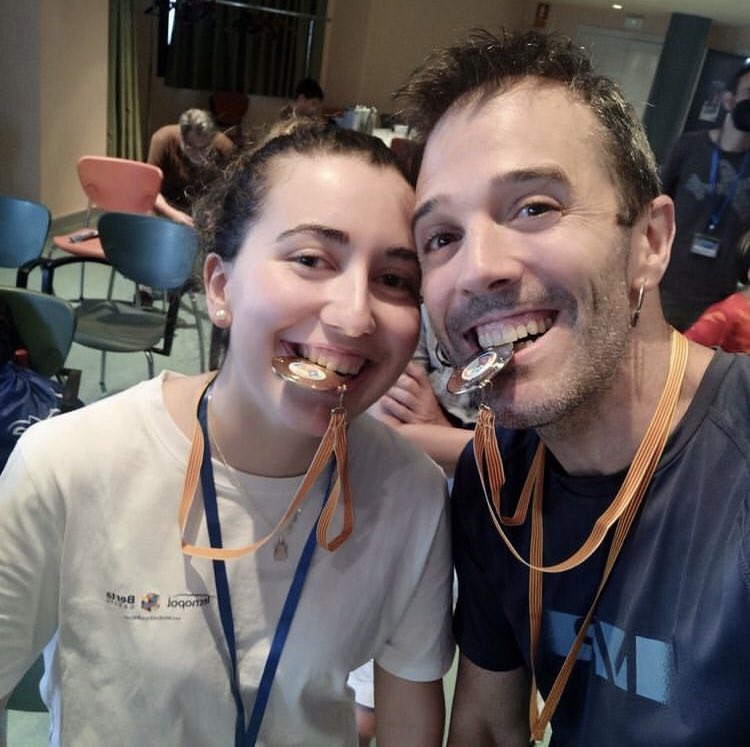 Tecnopol_stms's tweet photo. 💭🥇3x3BLD ~ Lleida Open 2022 ~ “https://t.co/xAikWngXxa apoya los retos de Berta García”. Haciendo encajar las piezas, ya sea de un #CubodeRubik o de una fábrica capaz de servir toneladas de diferentes productos de #impermeabilización, en toda la paleta de #colores #existentes https://t.co/sHHOvFMeCk