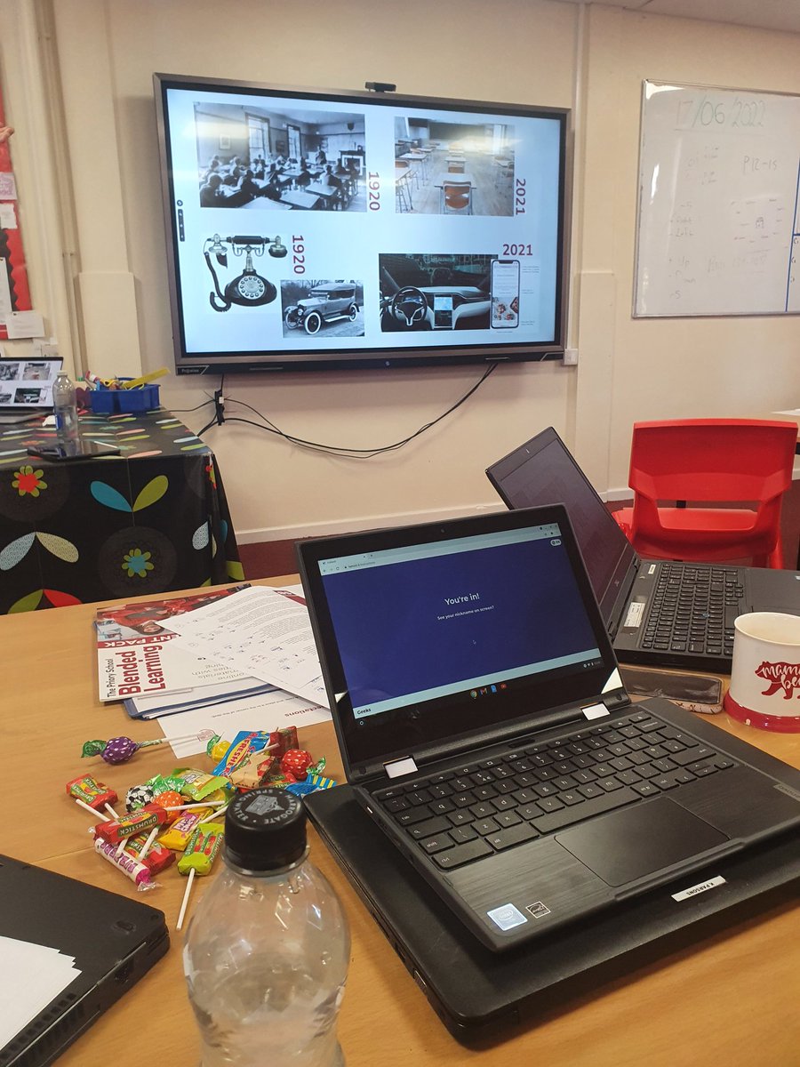 RidgewayTeaches's tweet photo. Wonderful twilight training session with colleagues from @SandringhamSch1 and @TPS_Hitchin huge thanks to workshop facilitators @hankin @hr_teacher and Scott Whorrod @SandEdTech https://t.co/wIMjUx7XlR